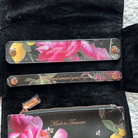 New gems and jewels pouch - Picture 7 of 10